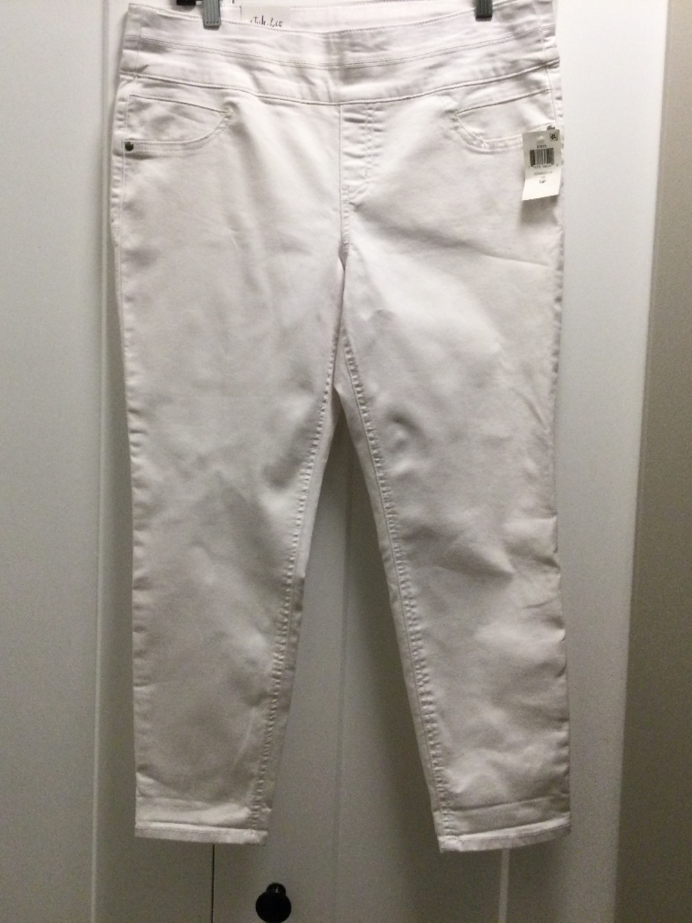 NWT Ladies White Cotton/Polyester Ankle Pant For Petites